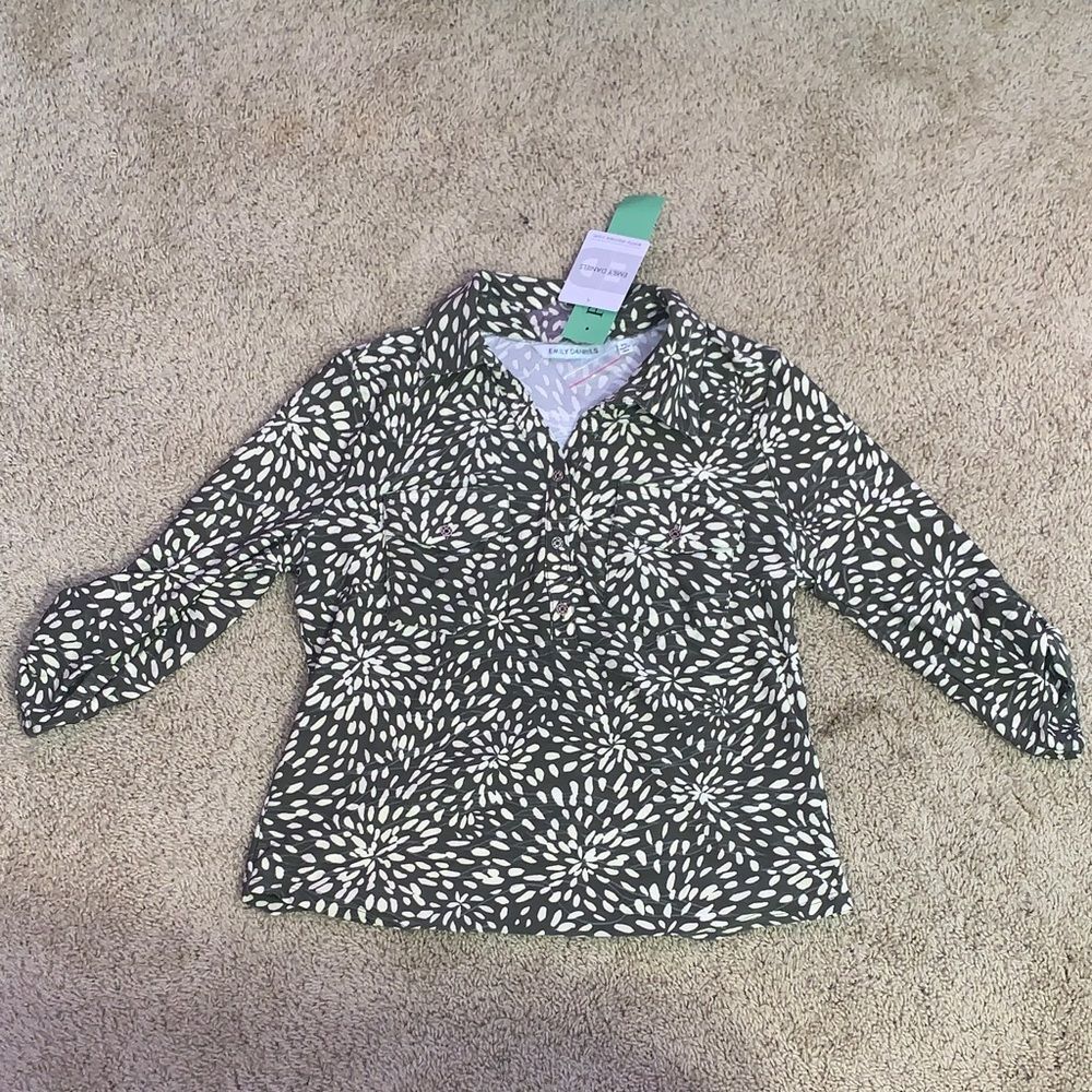 NWT Emily Daniels Petite Green & White Pattern 3/4 Sleeve Button Collar Blouse